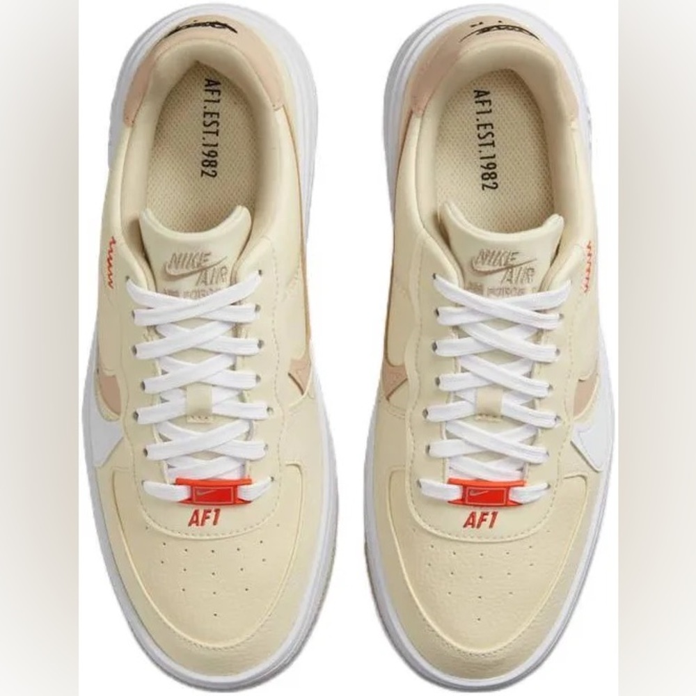 Nike PLT.AF.ORM
Barely Worn